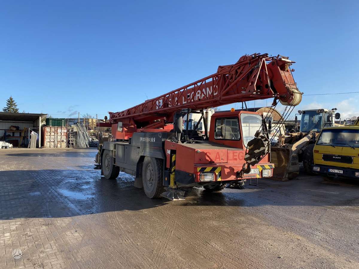 Liebherr LTM1025 / UTM 526, crane