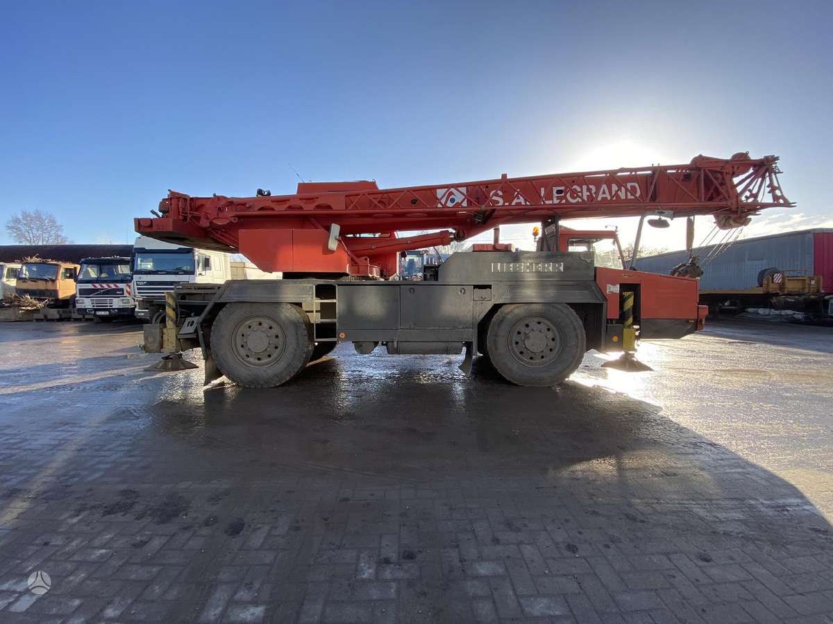 Liebherr LTM1025 / UTM 526, crane