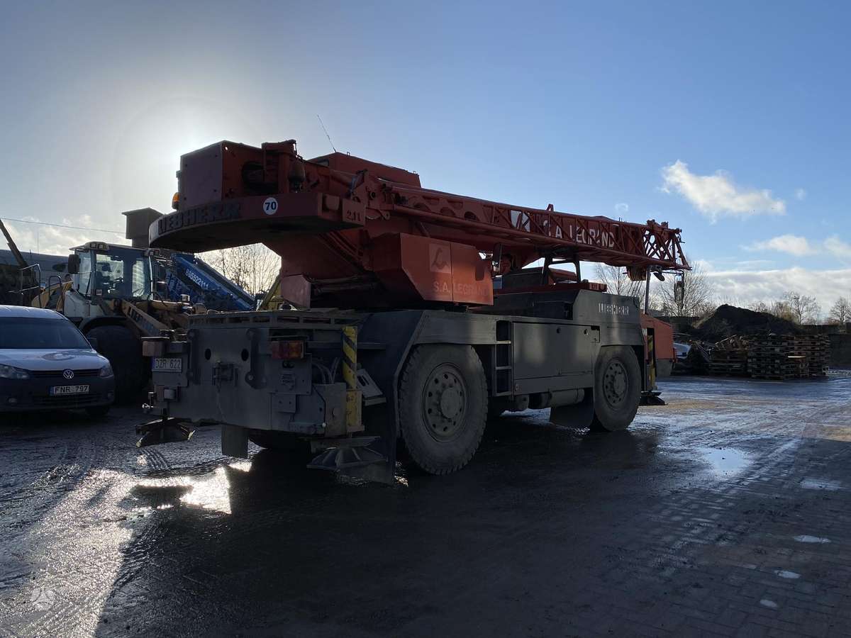 Liebherr LTM1025 / UTM 526, crane