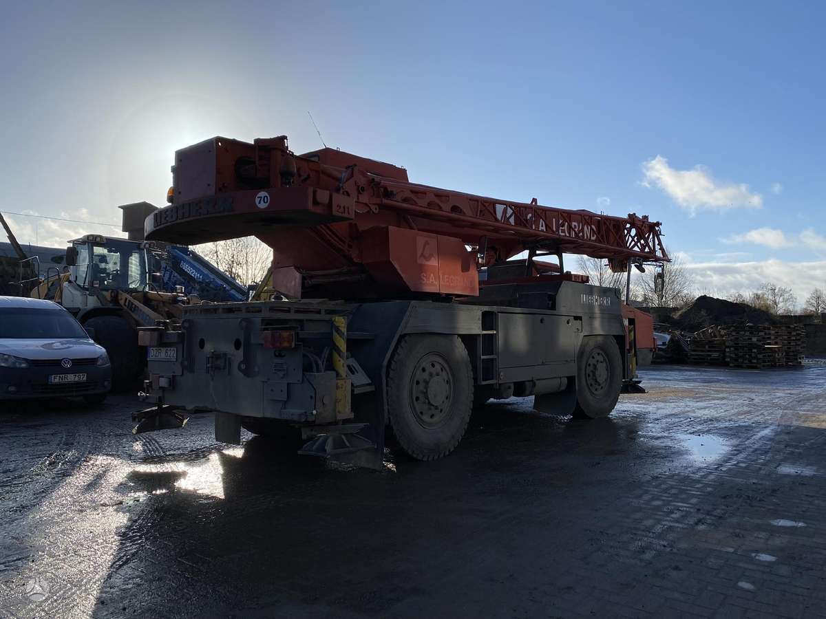 Liebherr LTM1025 / UTM 526, kranai