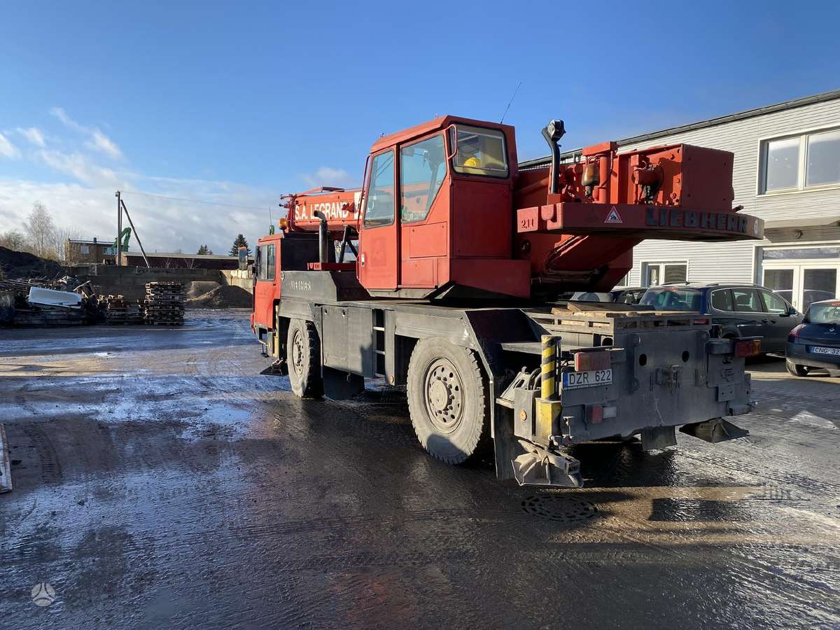 Liebherr LTM1025 / UTM 526, crane