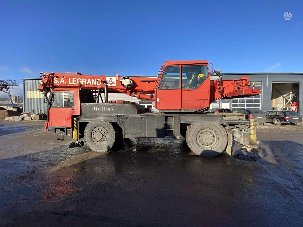 Liebherr LTM1025 / UTM 526, crane