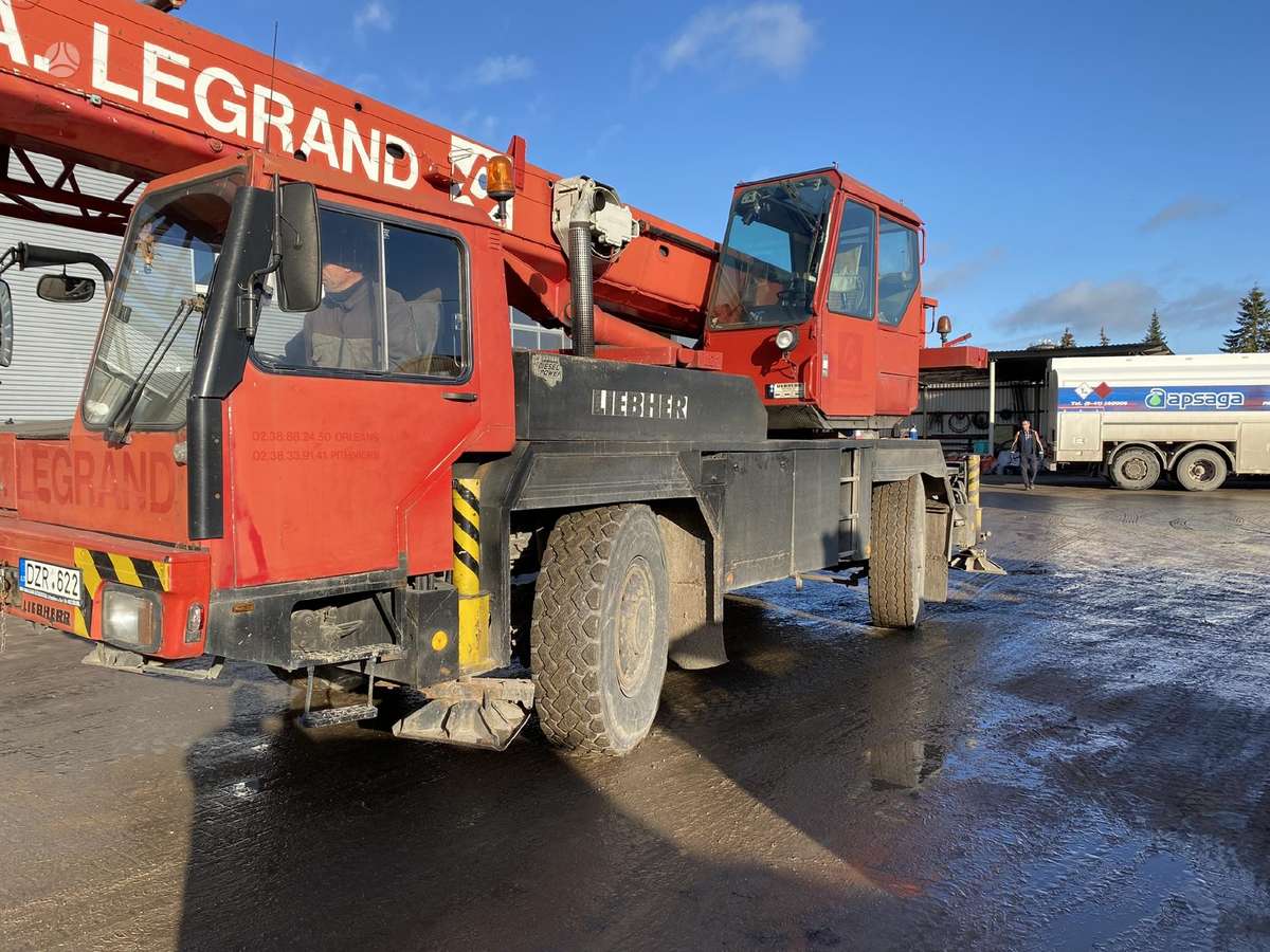 Liebherr LTM1025 / UTM 526, crane