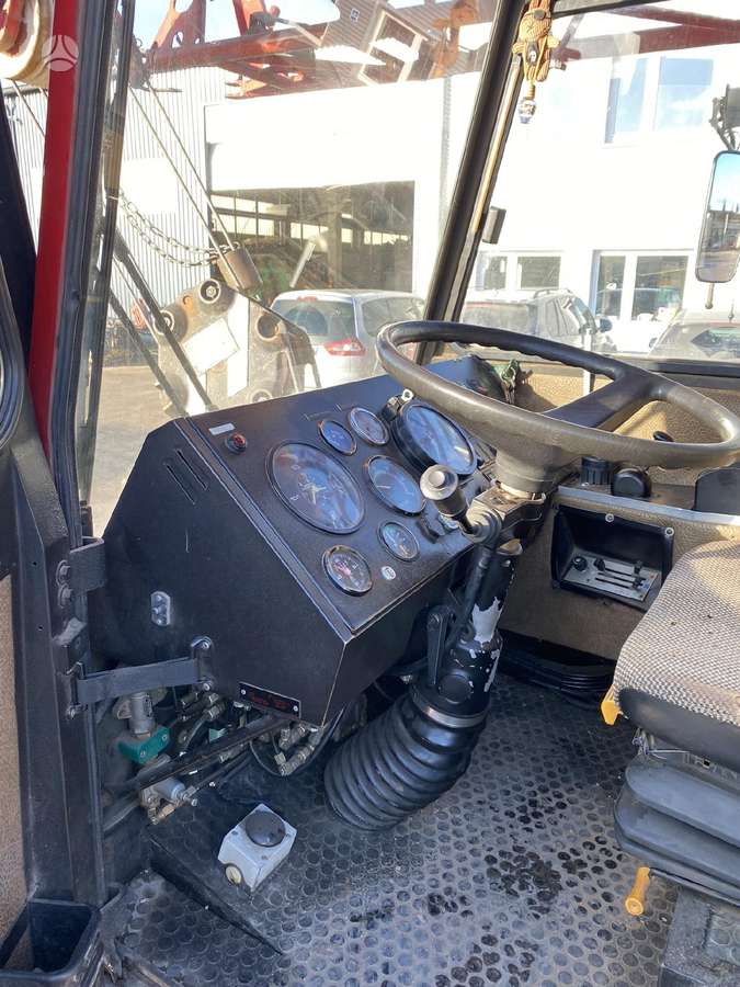 Liebherr LTM1025 / UTM 526, crane