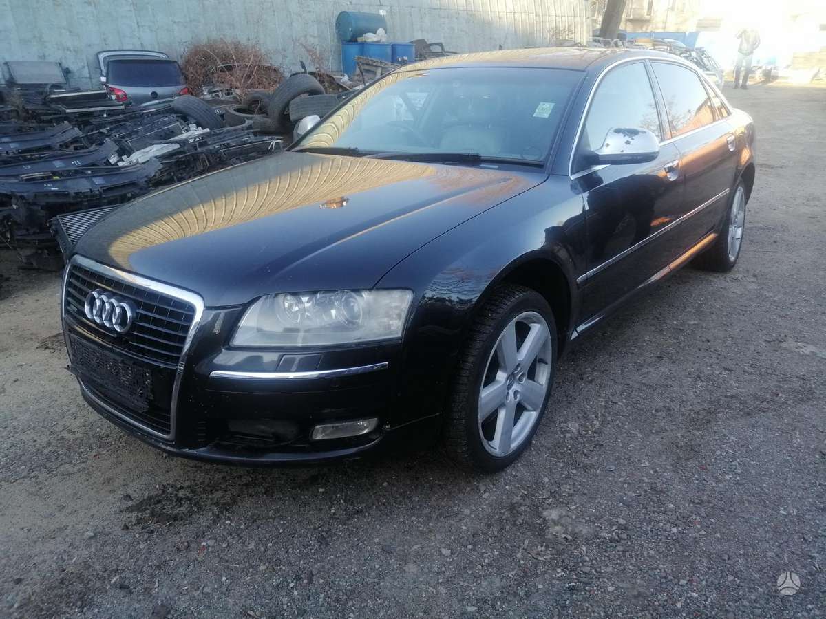 Audi A8 Dalimis bose aparatura