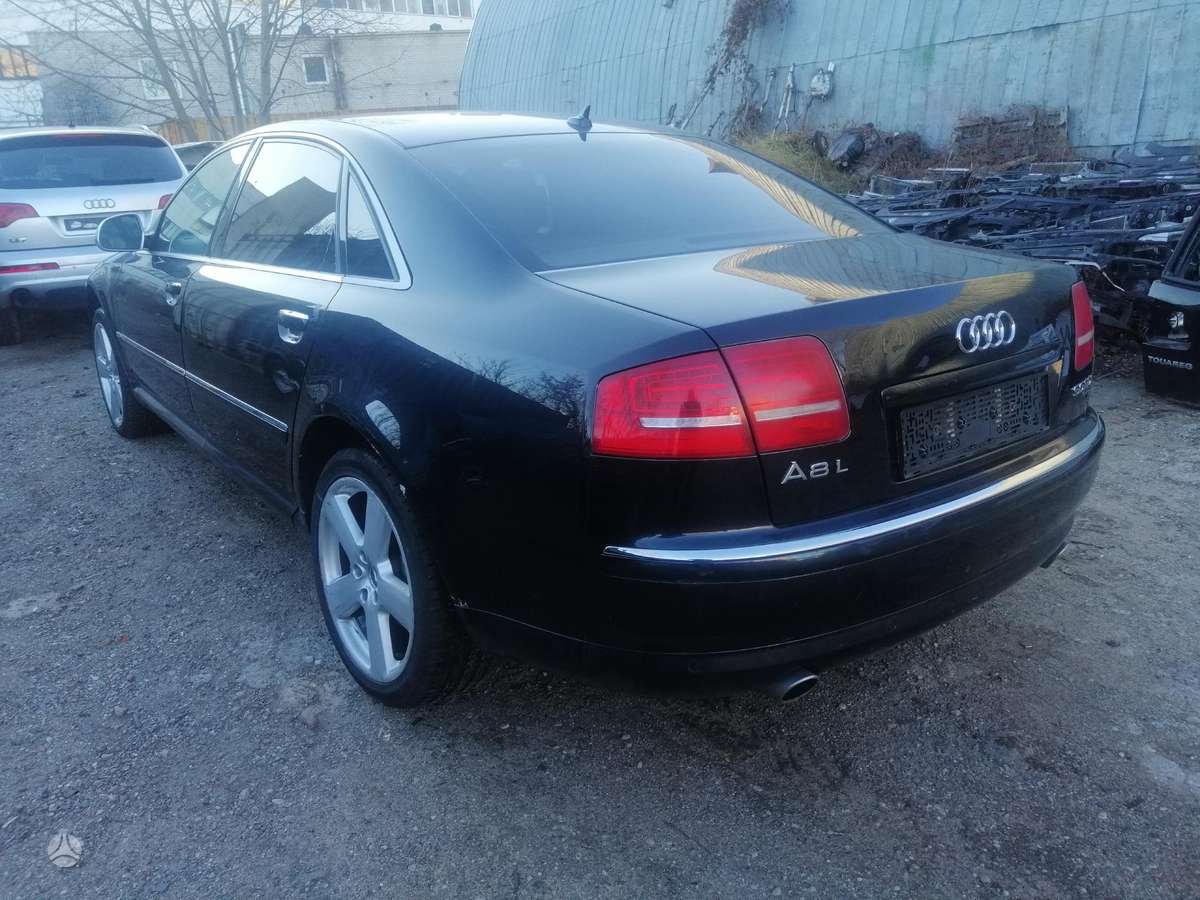 Audi A8 Dalimis bose aparatura