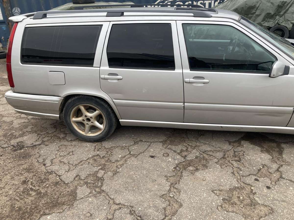 Volvo V70 по частям