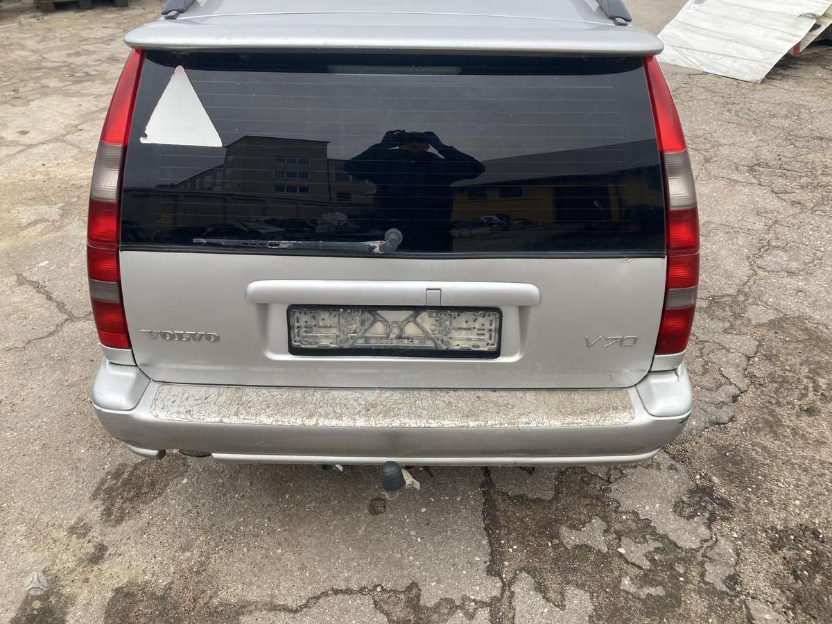 Volvo V70 по частям