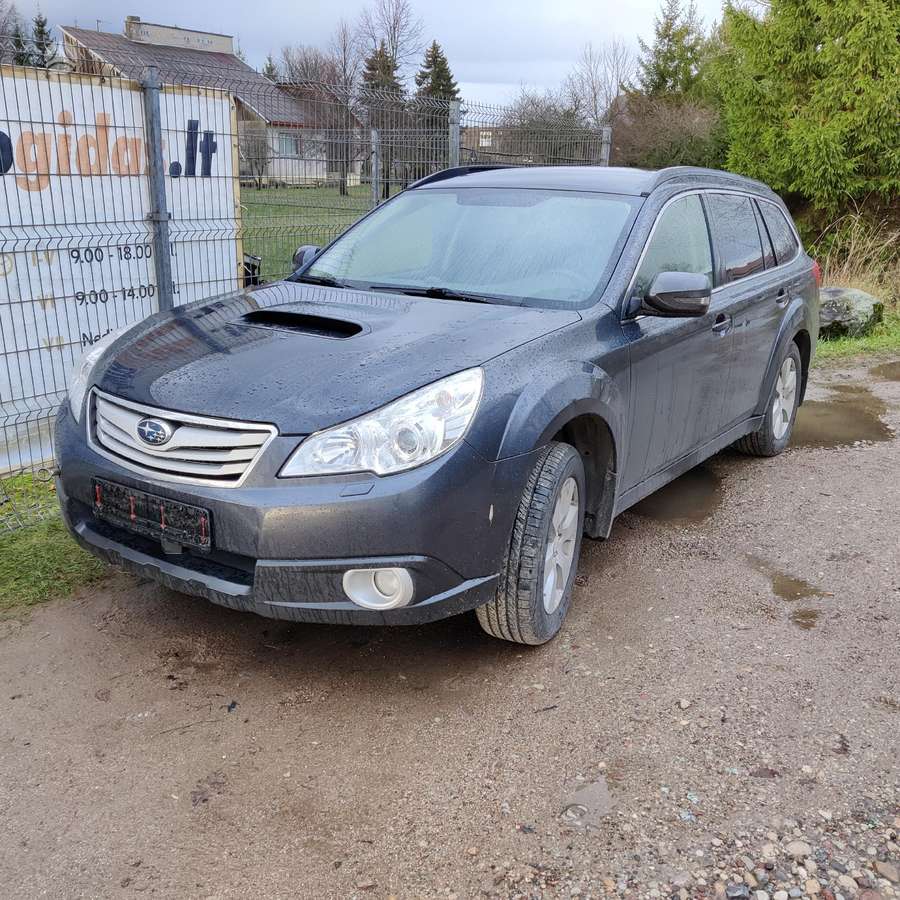 Subaru Outback dalimis. Dirbame nuo 9h iki 18h