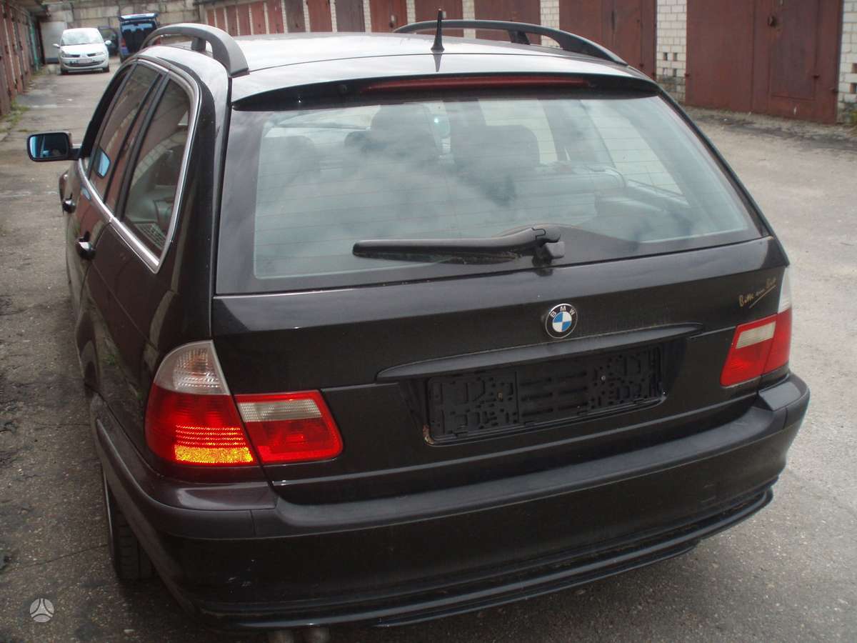 BMW 330 dalimis