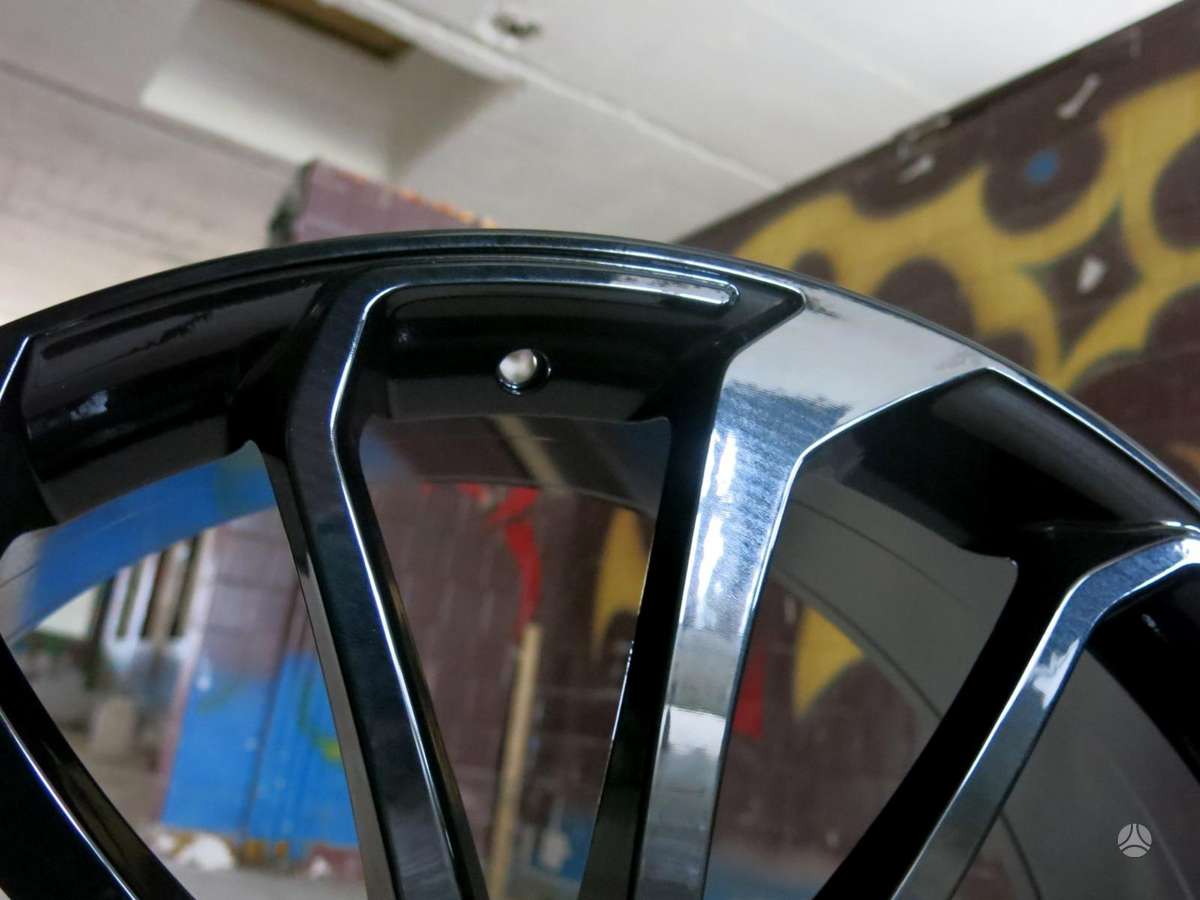 Land Rover, lengvojo lydinio, R24