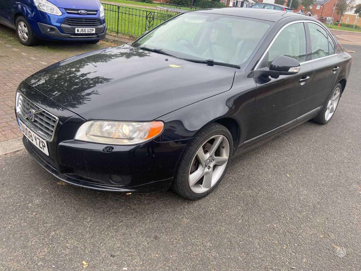 Volvo S80 dalimis. Dalimis