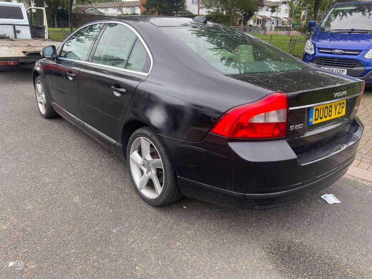 Volvo S80 dalimis. Dalimis