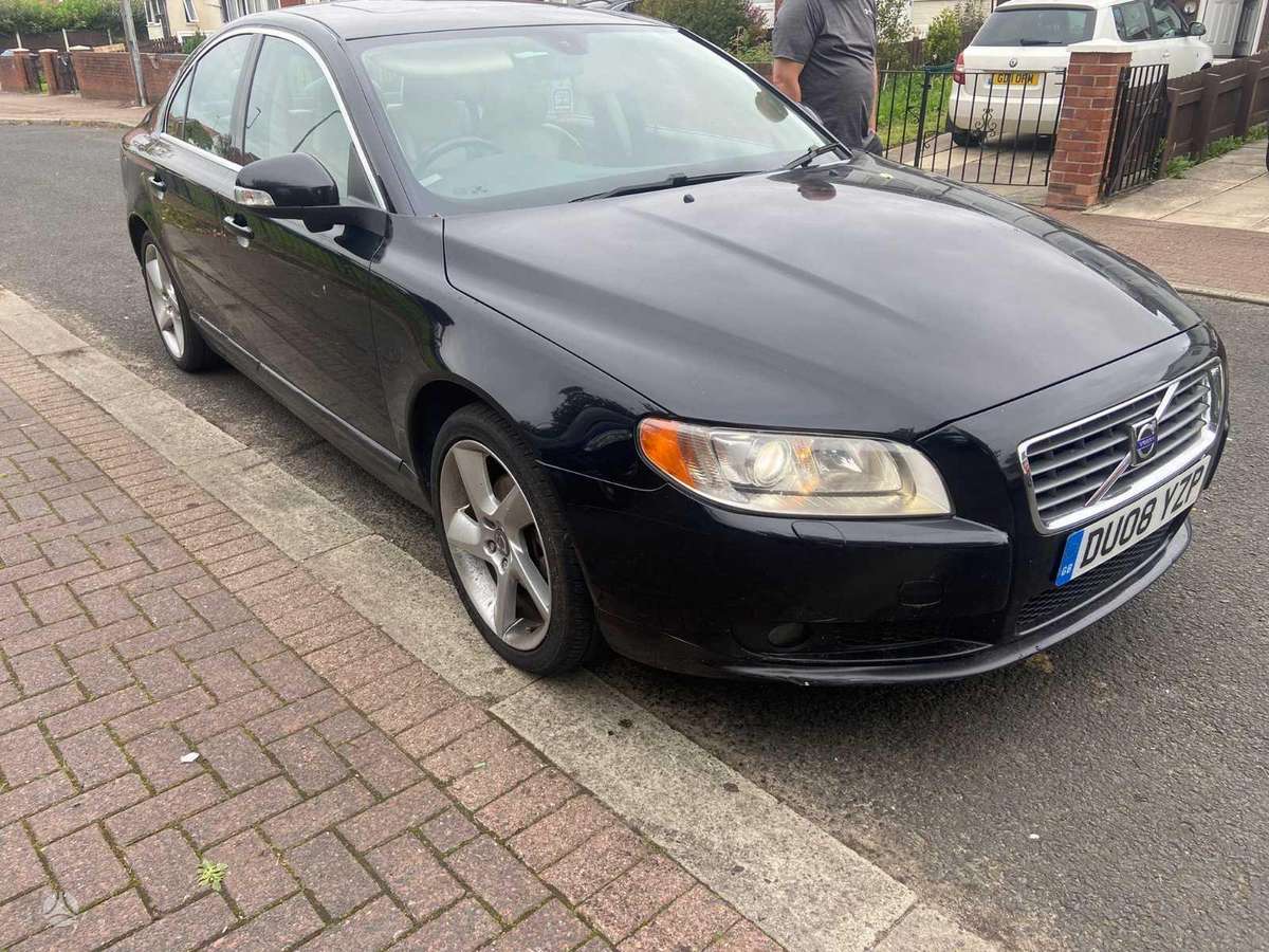 Volvo S80 dalimis. Dalimis