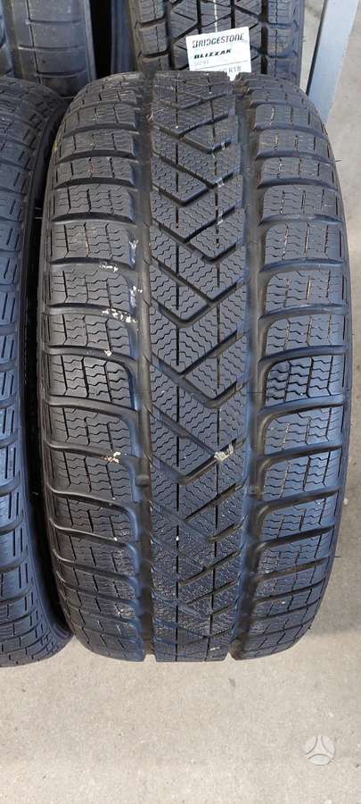 Pirelli, winter 235/35 R19