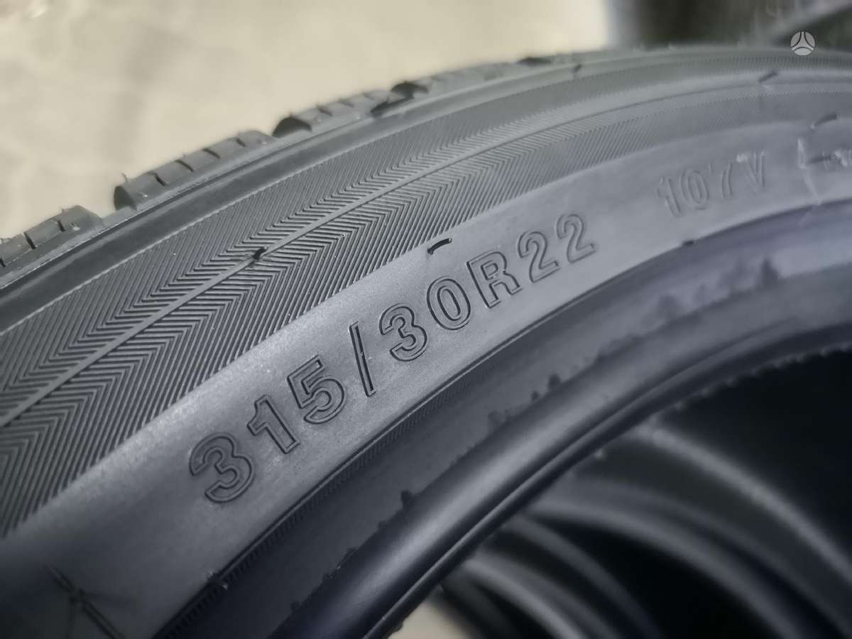 Gripmax SureGrip ProWinter, winter 275/35 R22