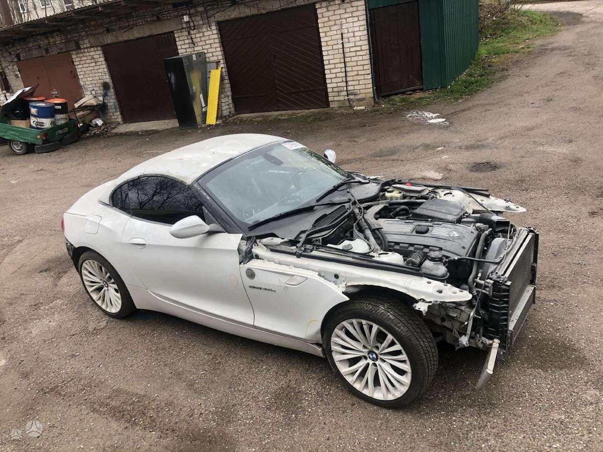 BMW Z4 dalimis. N54b30a