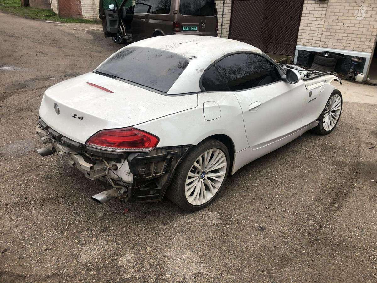 BMW Z4 dalimis. N54b30a