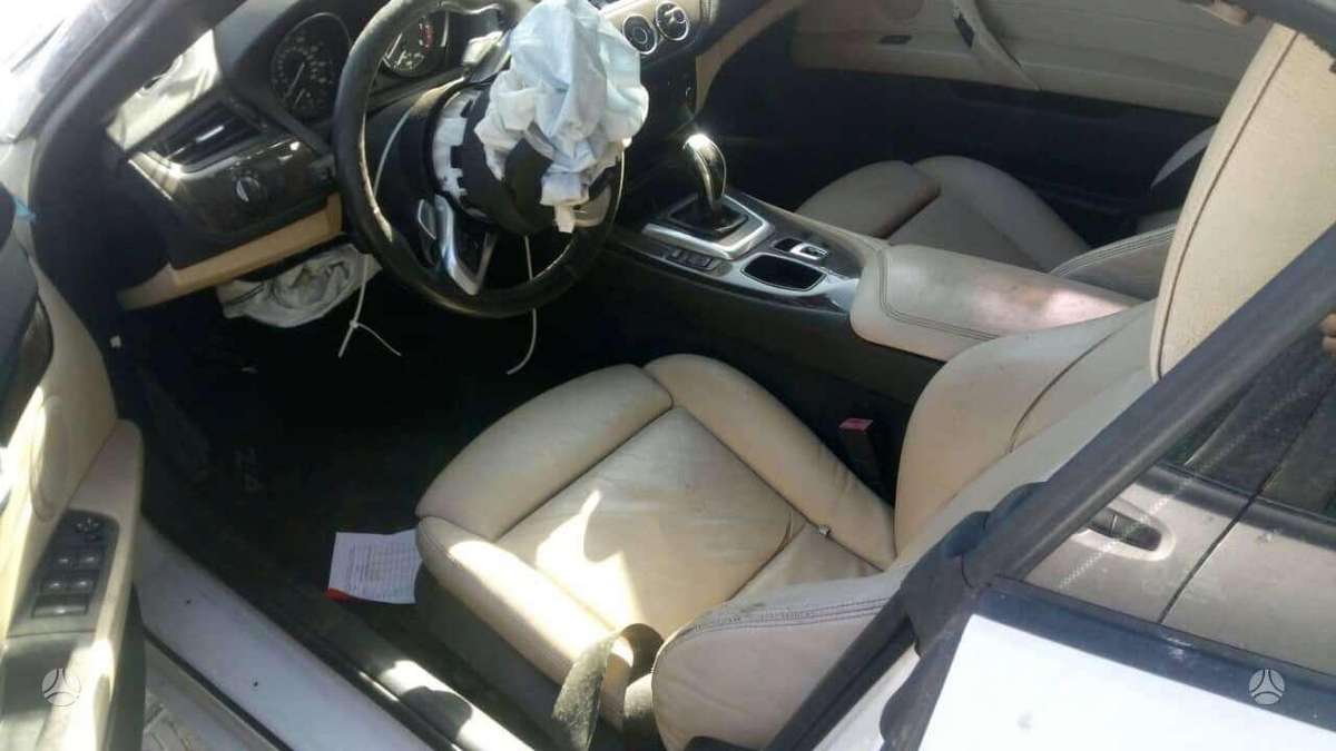 BMW Z4 dalimis. N54b30a