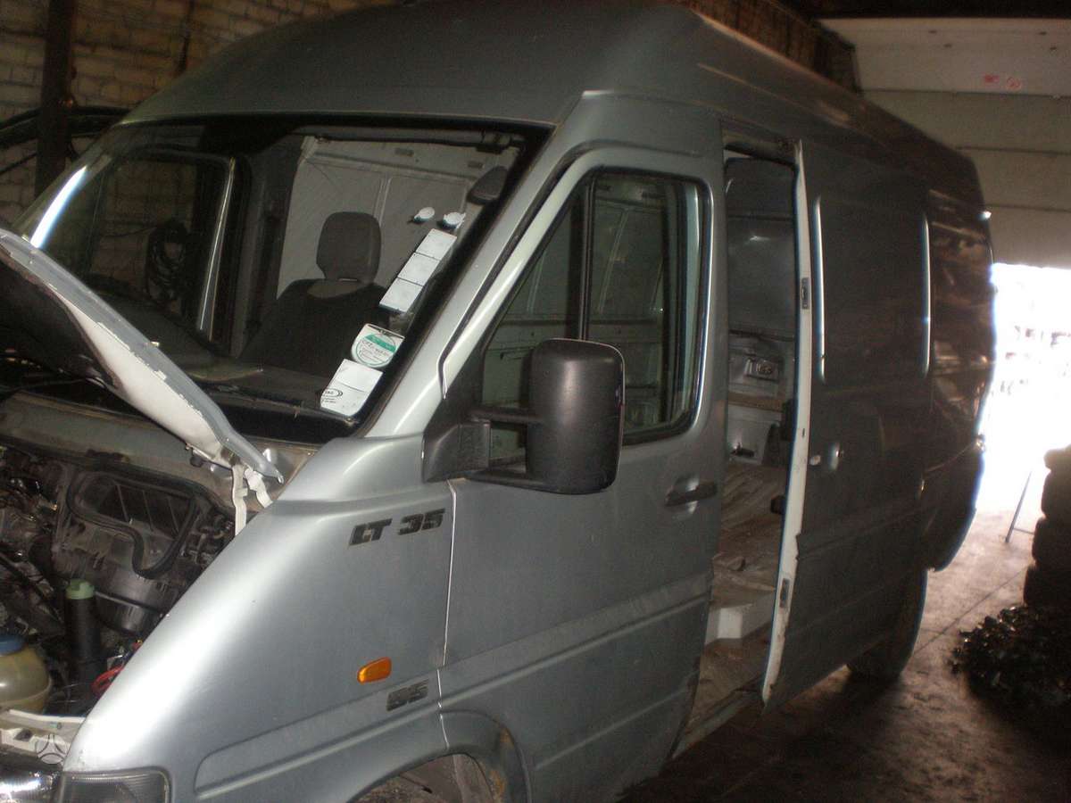 Volkswagen LT 35, preču