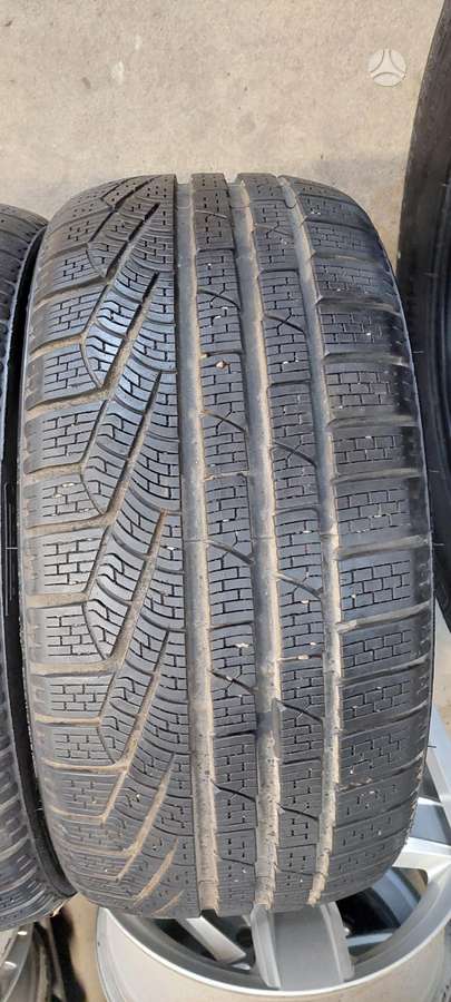 Pirelli, winter 235/35 R19