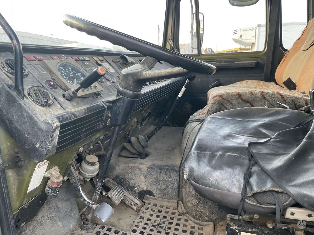Iveco 10-16, bortiniai