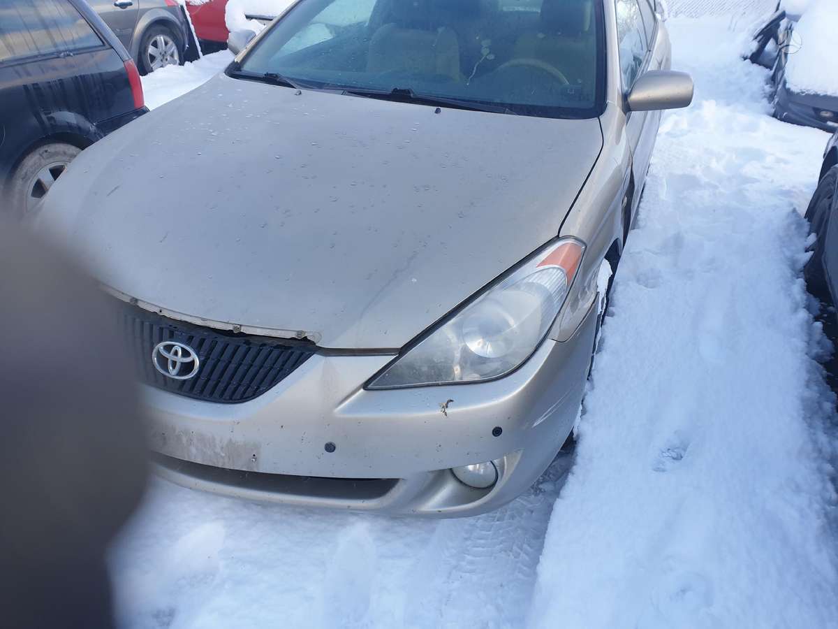 Toyota Solara dalimis