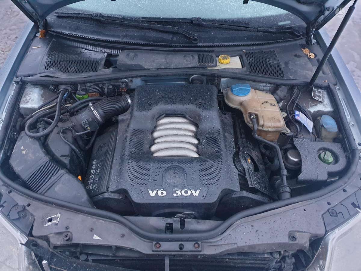 Volkswagen Passat for parts