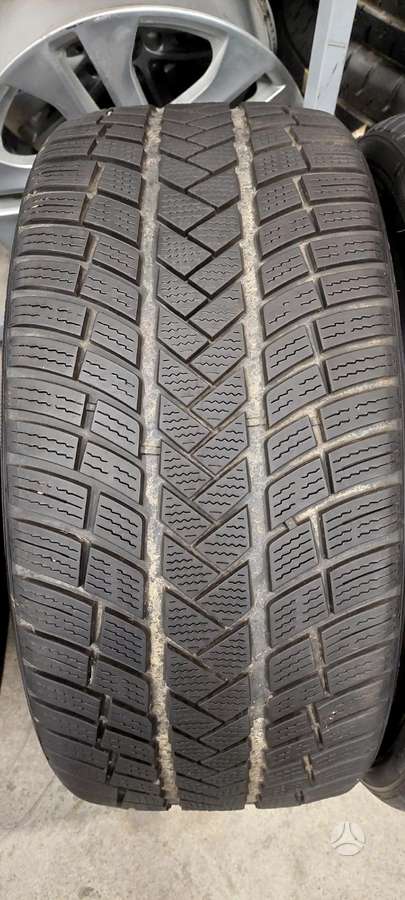 Vredestein, žieminės 235/40 R19