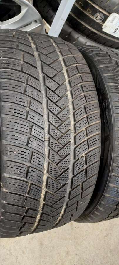 Vredestein, žieminės 235/40 R19