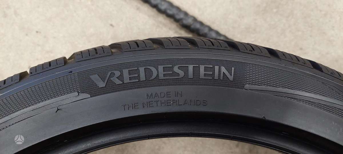 Vredestein, žieminės 235/40 R19