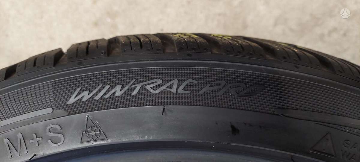 Vredestein, žieminės 235/40 R19