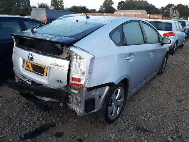 Toyota Prius по частям