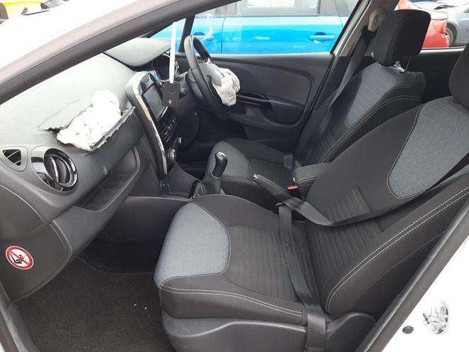Renault Clio for parts