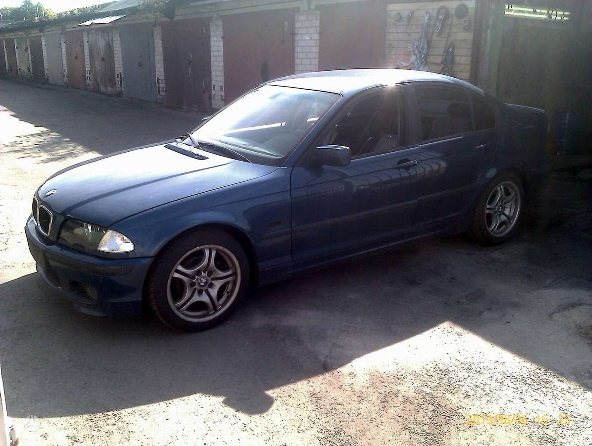 BMW 320 Dalimis