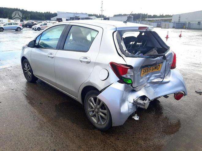 Toyota Yaris for parts