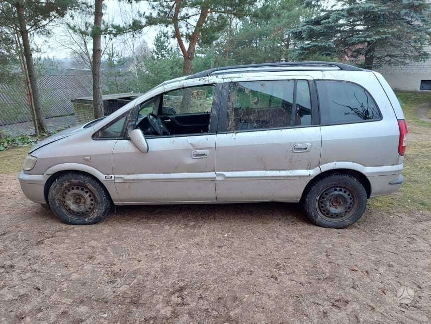 Opel Zafira Siunčiam