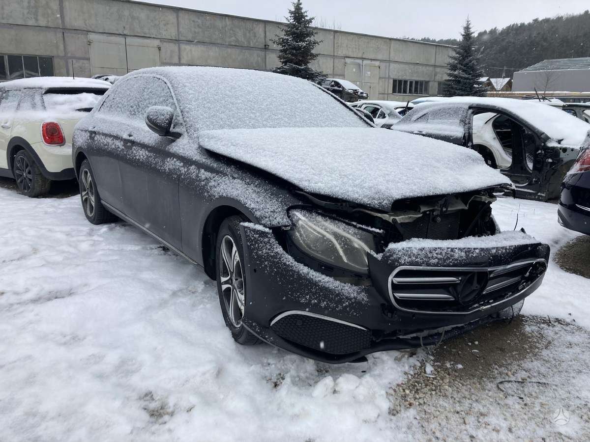 Mercedes-Benz E klasė dalimis
