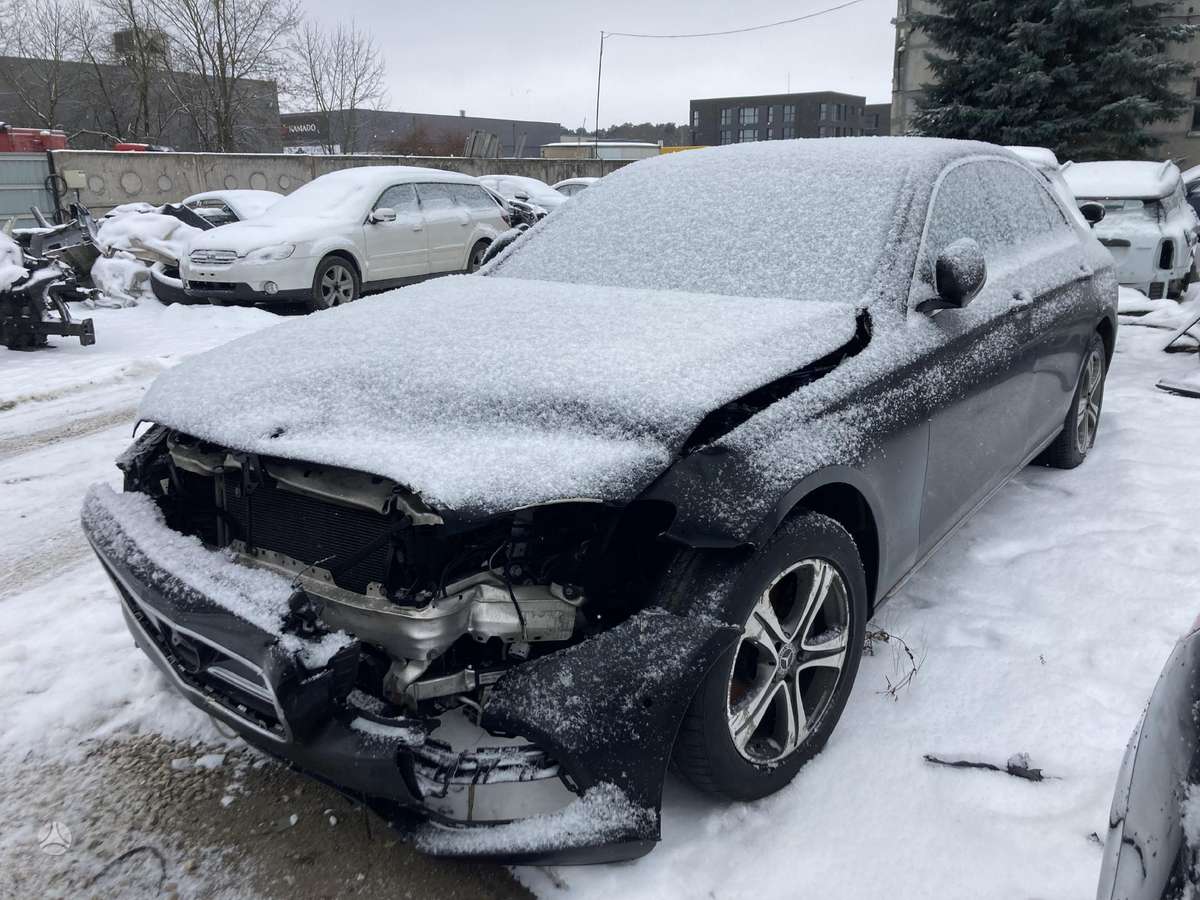 Mercedes-Benz E klasė dalimis