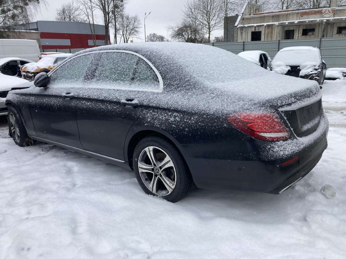 Mercedes-Benz E klasė dalimis