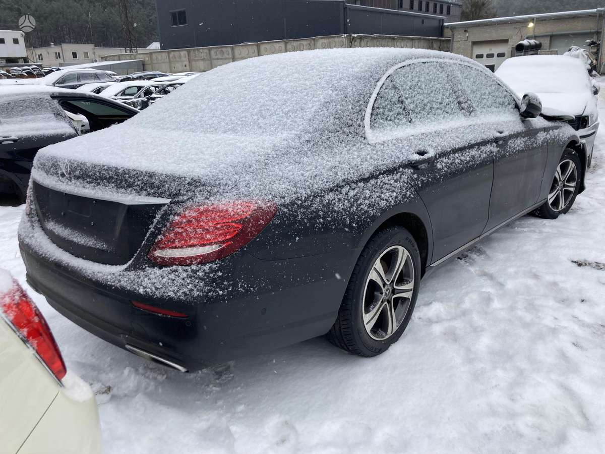 Mercedes-Benz E klasė dalimis