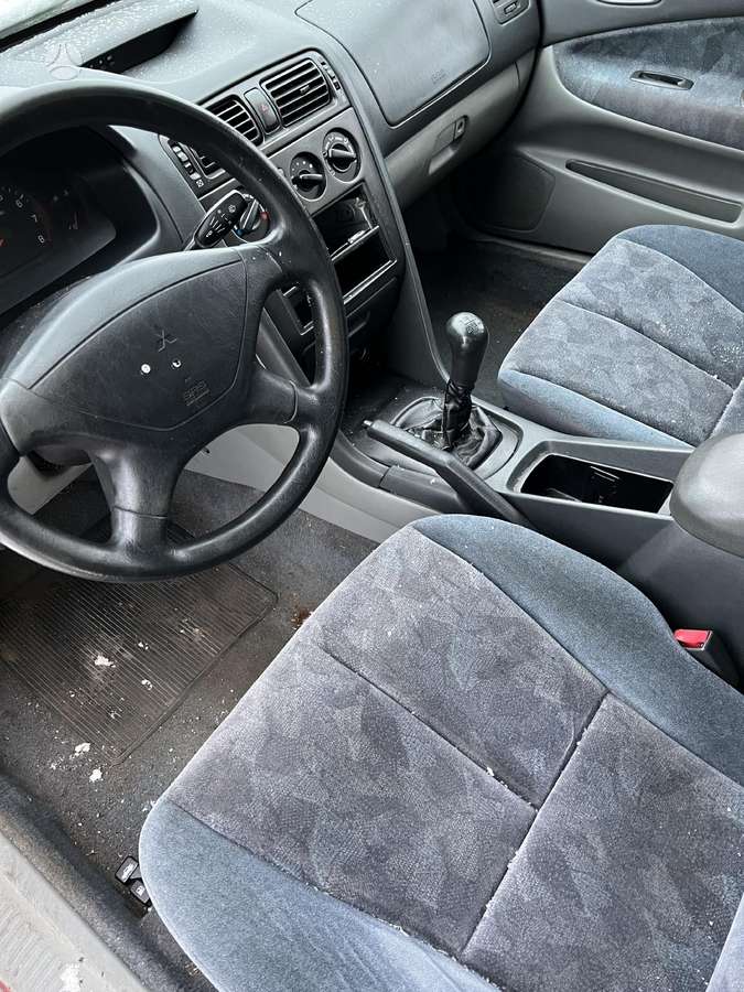 Mitsubishi Galant