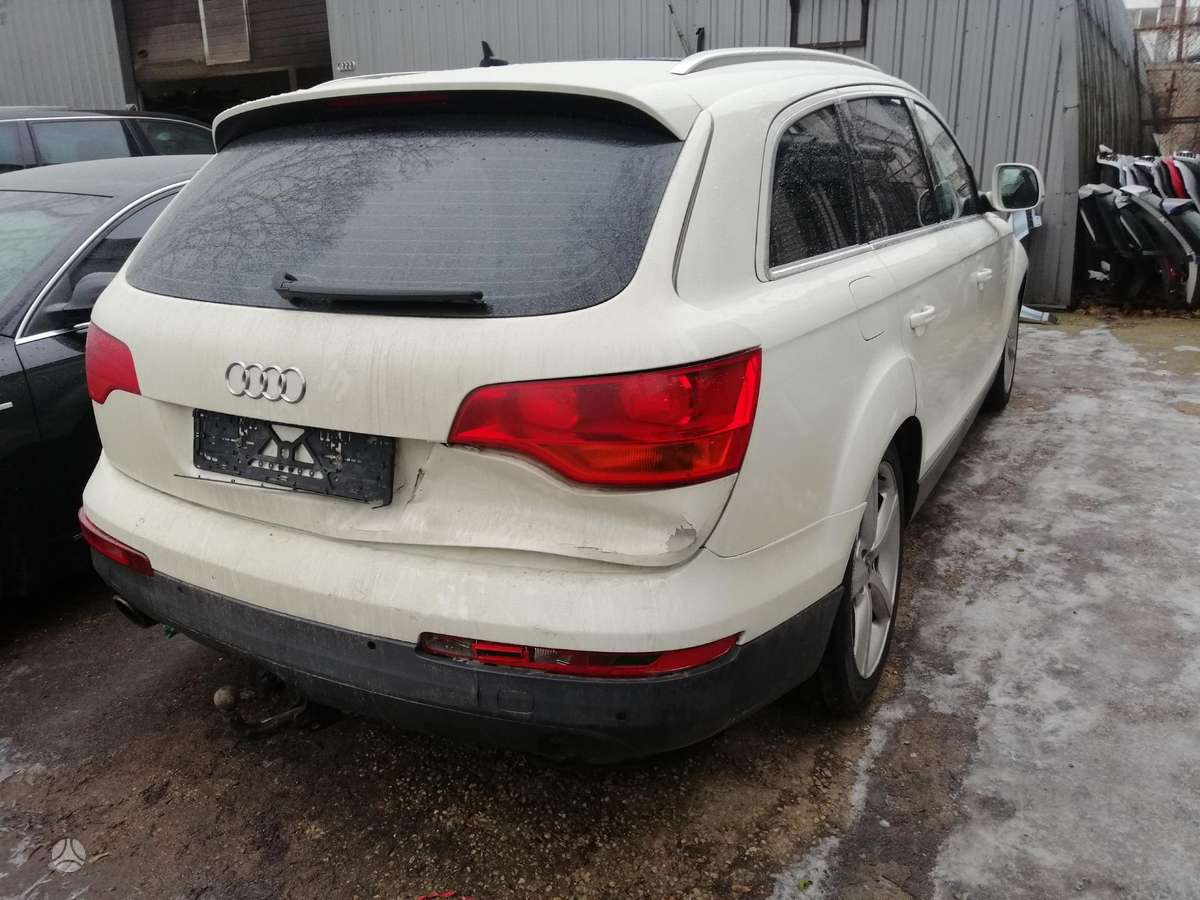 Audi Q7 Dalimis