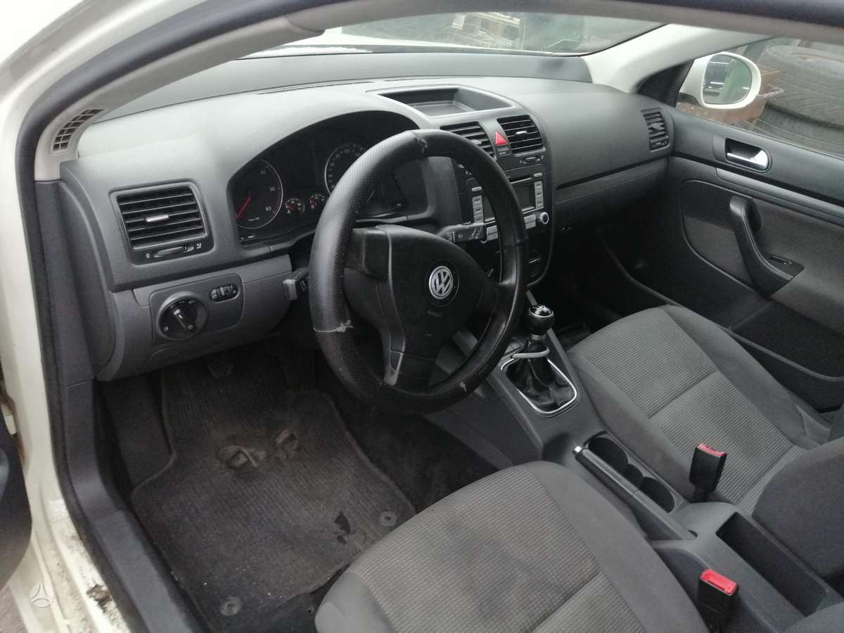 Volkswagen Golf Dalimis