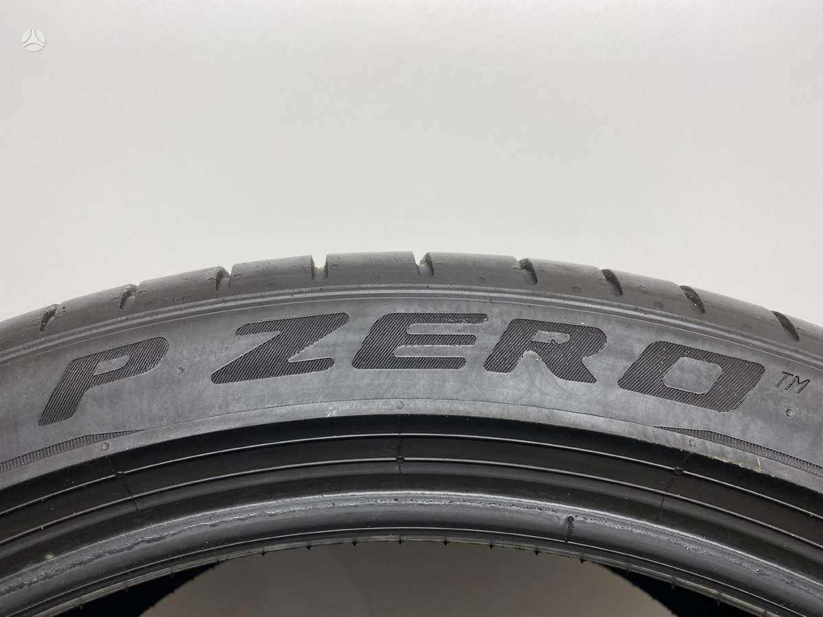 Pirelli P-Zero RFT 2022m, летние 275/35 R20