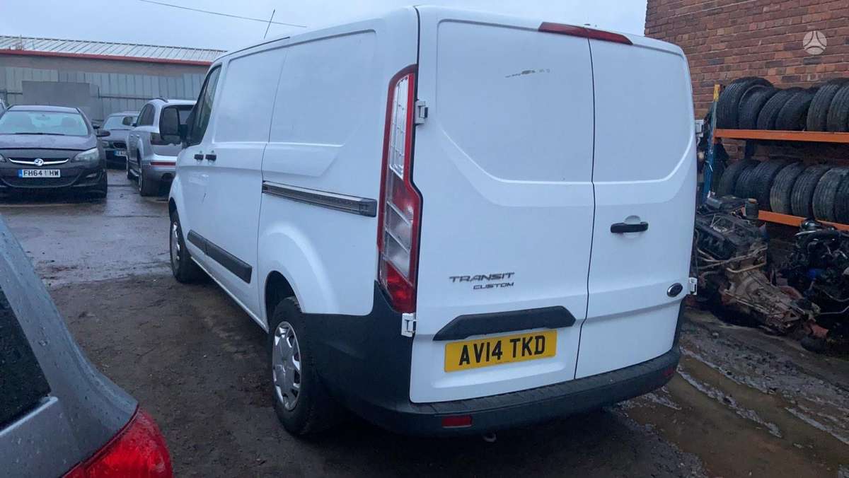 Ford Transit Custom Yra ir europietiskas
