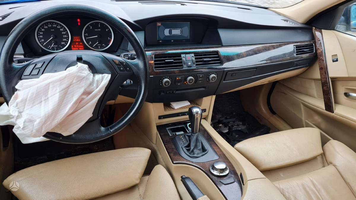 BMW 530