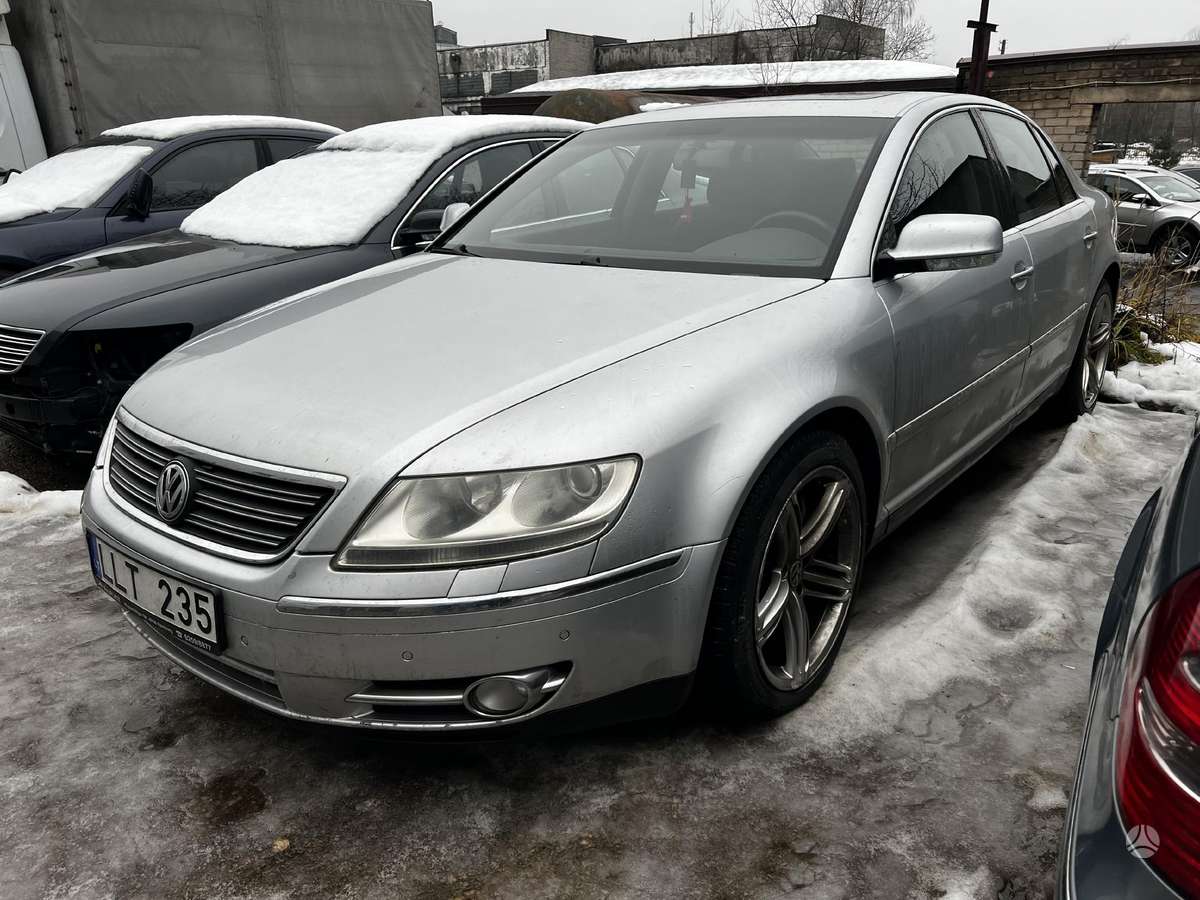 Volkswagen Phaeton for parts