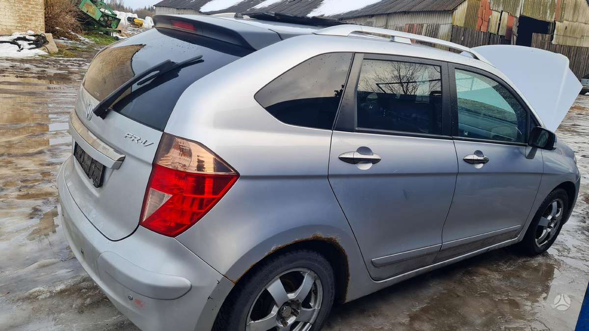 Honda FR-V