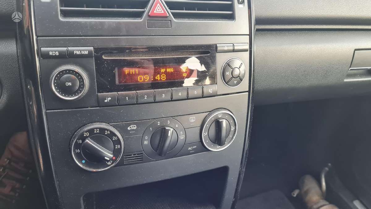 Mercedes-Benz A160